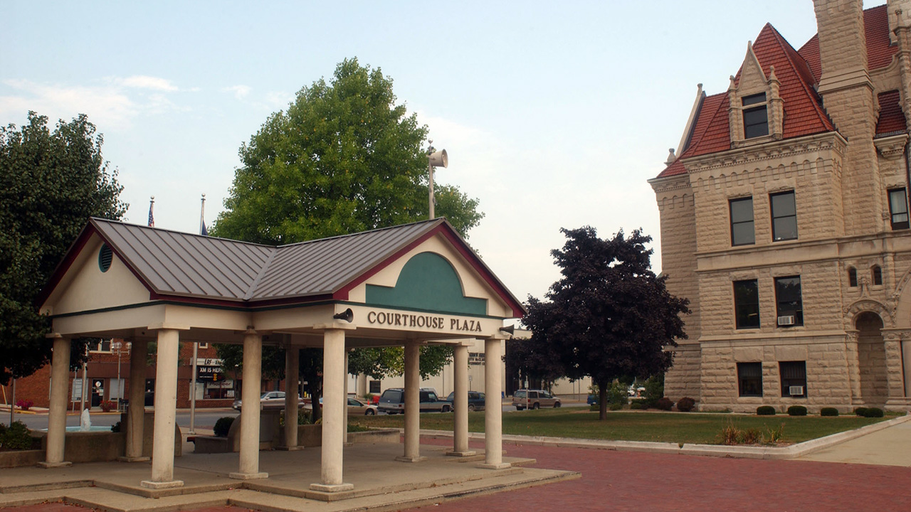 Hancock County Courthouse Plaza, looking North West